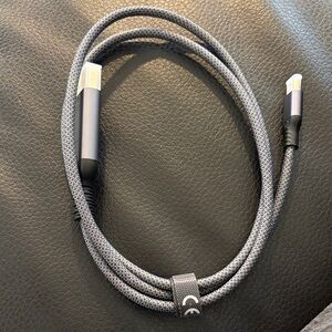 USB-C to HD Multimedia Interface Adapter Cable